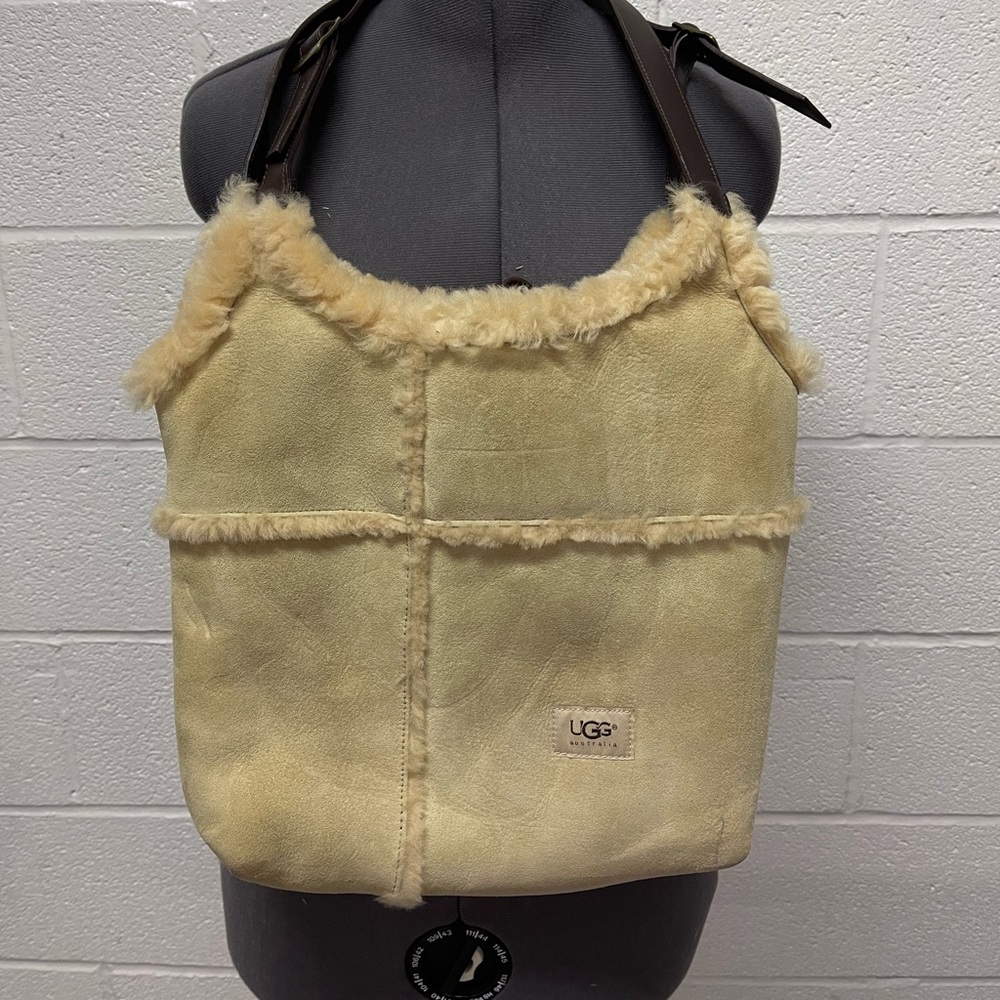 UGG BAG USED GOOD CONDITION